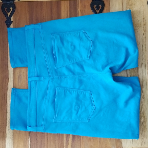 Hudson Jeans Denim - Hudson Jeans Nico cropped aqua jeans 32 GUC!